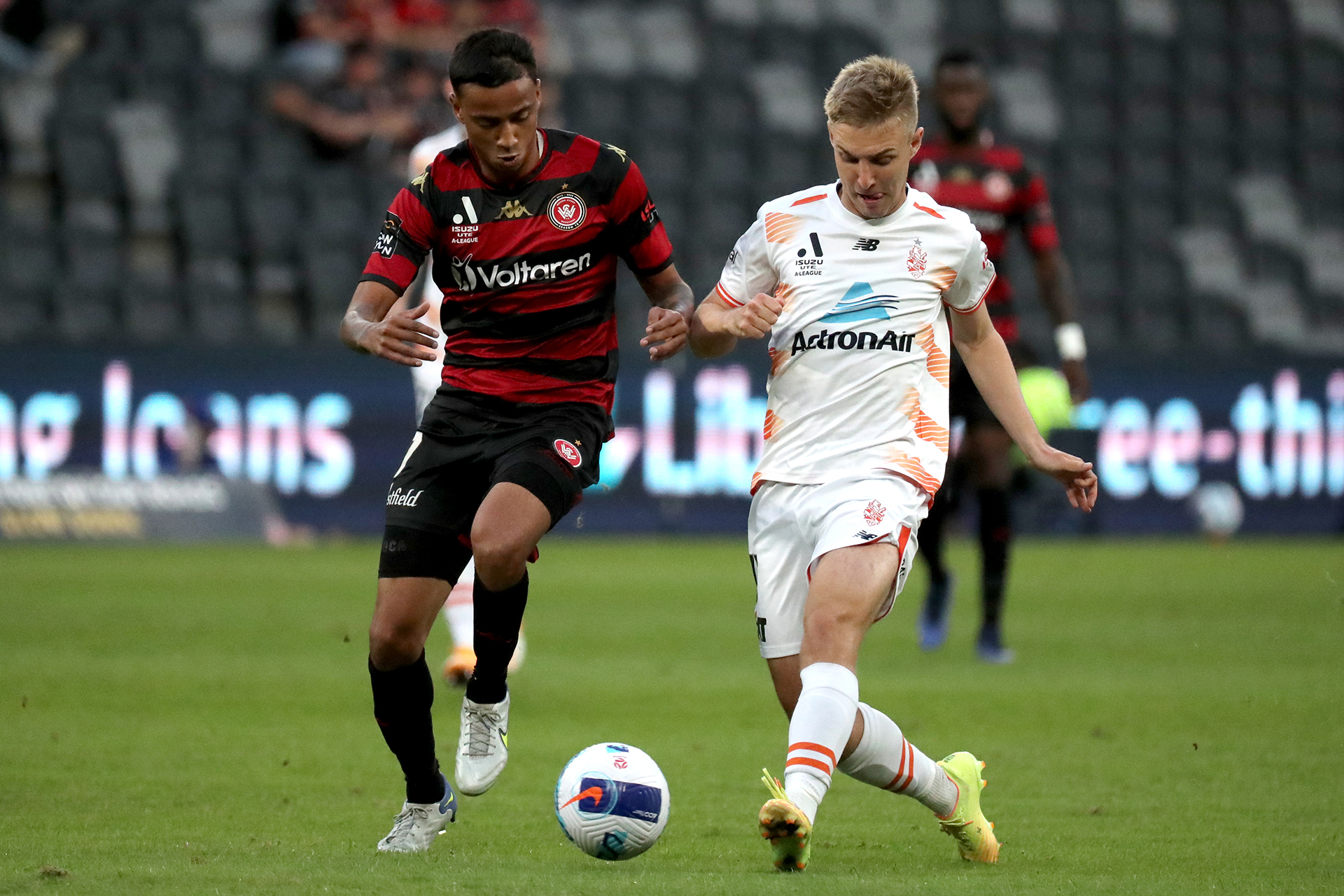 Western Sydney Wanderers and Brisbane Roar played out a 1-1 draw in April