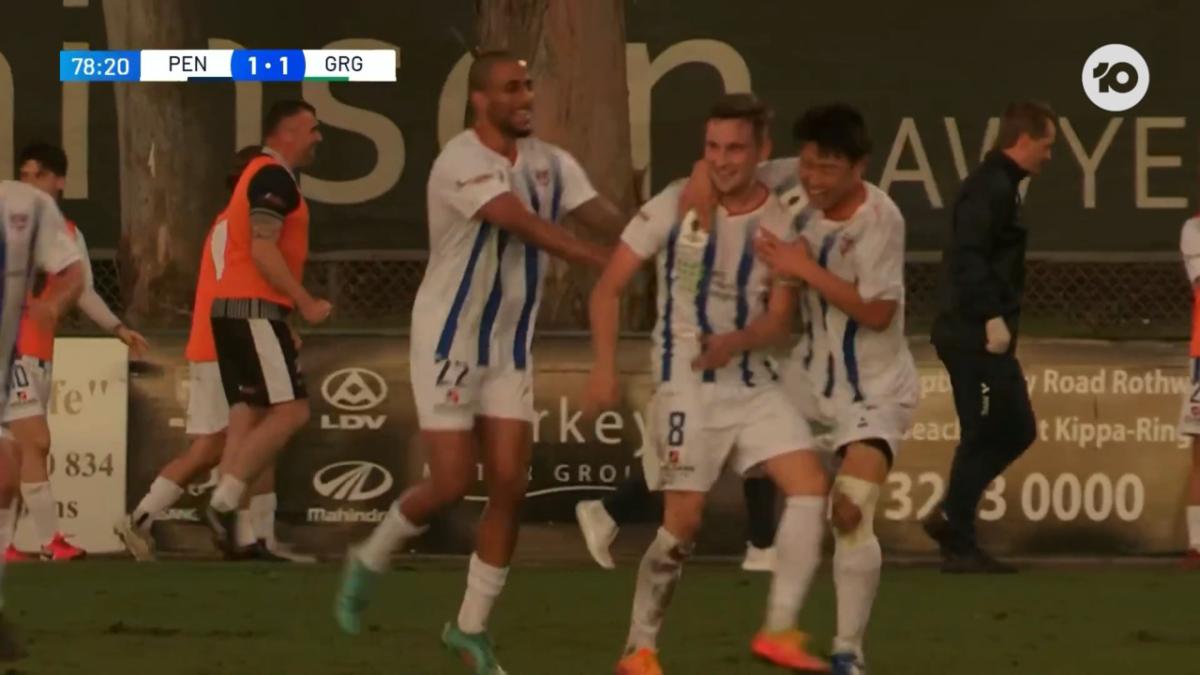 GOAL: Woolley equalises in style with olympico | Peninsula Power v Green Gully 
