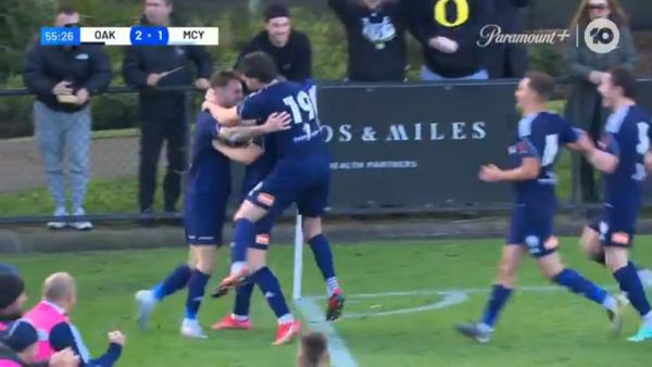 GOAL: Alex Salmon puts Oakleigh back in front