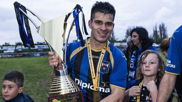 Bayswater’s Colombian striker Gustavo Giron Marulanda with Football West's Cool Ridge Cup.