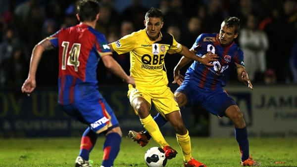 New Perth Glory FC signing Diogo Ferreira in action against the Newcastle Jets.